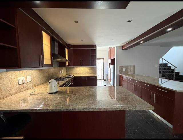4 BEDROOM HOUSE FOR SALE IN PARKLANDS NORTH